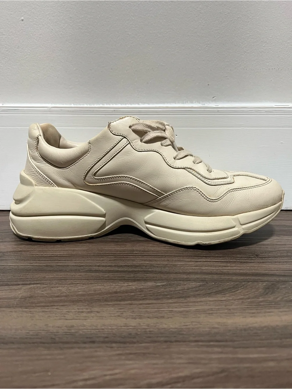 100% Authentic Gucci Rhyton Leather Sneaker Size 9 US, 8 Gucci